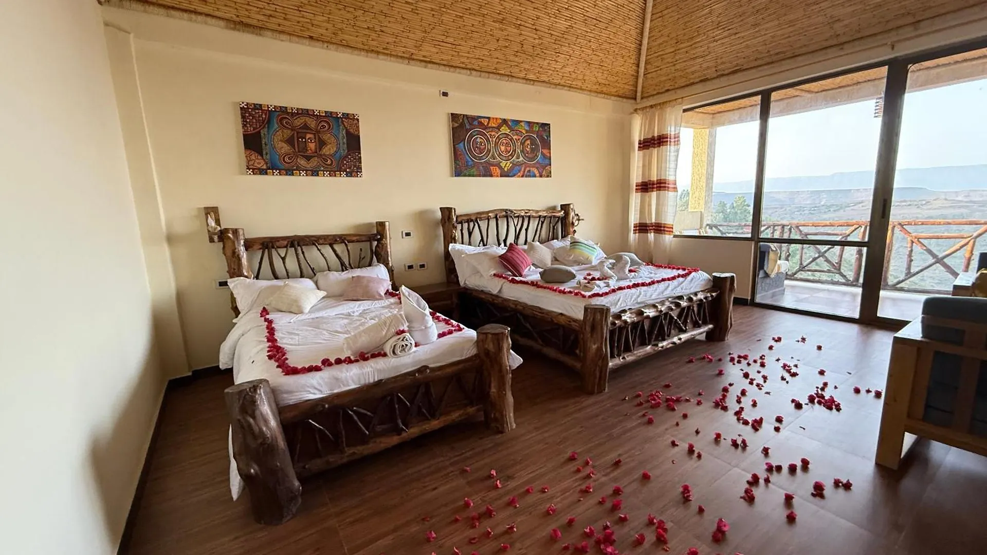Hilltop Loge - Lalibela Ethiopia