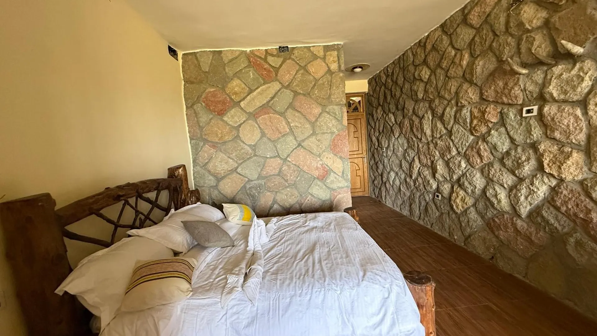 Hilltop Loge - Lalibela Ethiopia